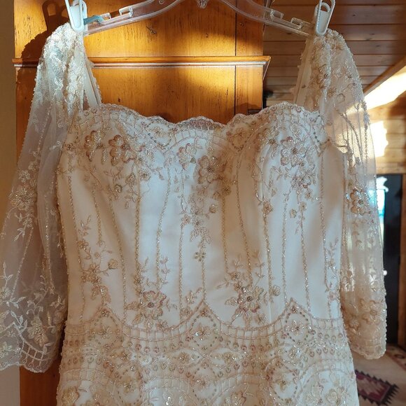 Casablanca Bridal Regal Romance Ivory beaded Sq neck mermaid Dress - Picture 6 of 17